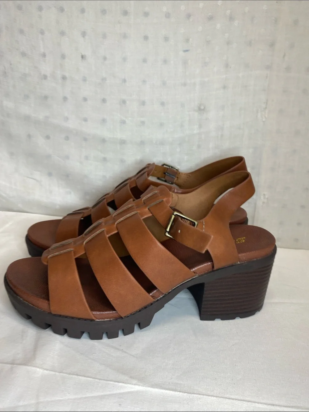 Soda Shoes EMI Women’s Brown Lug Sole Chunky Platform Heel Sandals 9.5